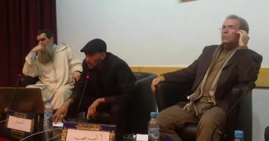 أحمد عصيد والشيخ محمد الفزازي وبينهما مسير المناظرة