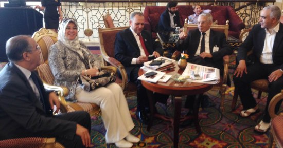 جلسة مغربية لبعض المشاركين
