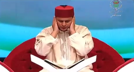 المقرئ المغربي معاذ عسال يتوج بالجزائر بتاج القرآن الكريم