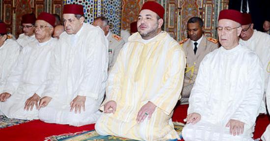 أمير المؤمنين يؤدي صلاة الجمعة