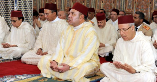 أمير المؤمنين يؤدي صلاة الجمعة