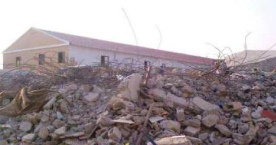 حطام المسجد المهدم أخيرا في أنغولا