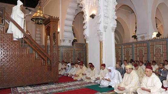 أمير المؤمنين يؤدي صلاة الجمعة بمسجد الكتبية
