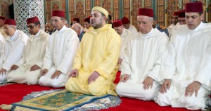 أمير المؤمنين يؤدي صلاة الجمعة بمراكش