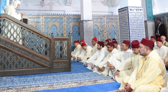 أمير المؤمنين يؤدي الجمعة بالمضيق