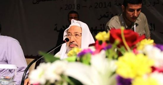 القرضاوي أثناء أشغال الجمعية العمومية