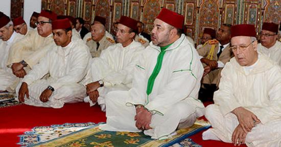 أمير المومنين يؤدي صلاة الجمعة