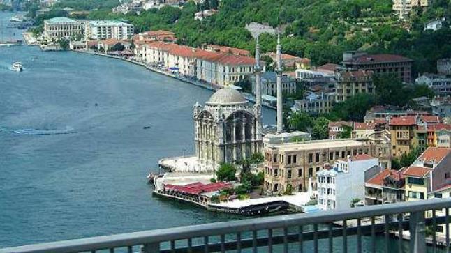 تركيا تعزز السياحة الدينية بفتح عدد من المساجد التاريخية بعد ترميمها