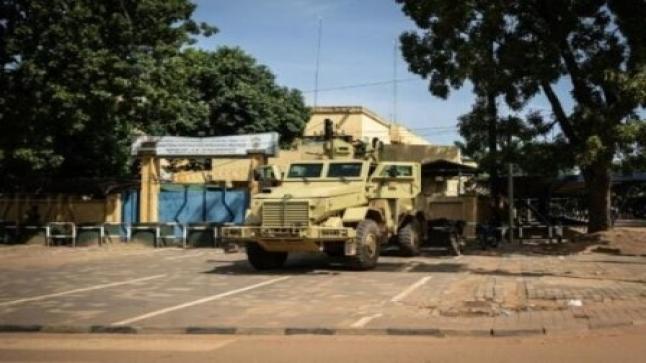 باريس تدين الهجمات ضد سفارتها في بوركينا فاسو