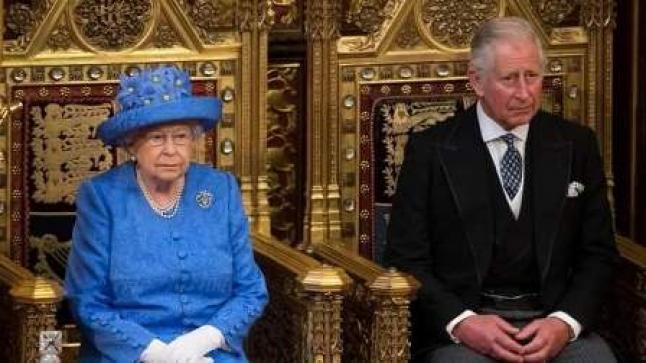 تشارلز يخلف والدته إليزابيث الثانية على عرش بريطانيا