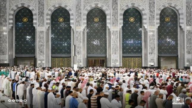 مسؤول: 7.4 مليون معتمر وفدوا للمسجد الحرام خلال أول 10 أيام من رمضان