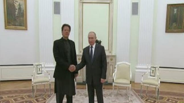 منذ غزو أوكرانيا.. رئيس وزراء باكستان أول زعيم يجتمع مع بوتين