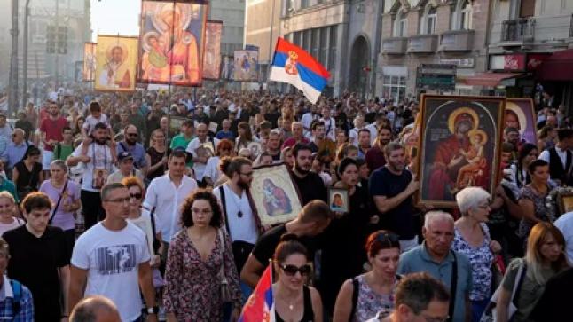صربيا تُلغي “مسيرة فخر للمثليين الأوروبية” بعد احتجاجات واسعة للأرثوذكس