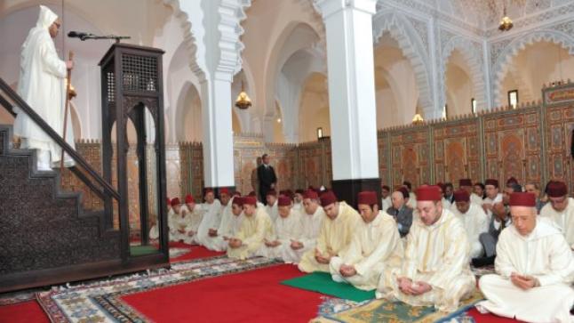 خطيب جمعة “مسجد بدر” بحضور أمير المؤمنين: أوجه الإعجاز في القرآن تتعدد